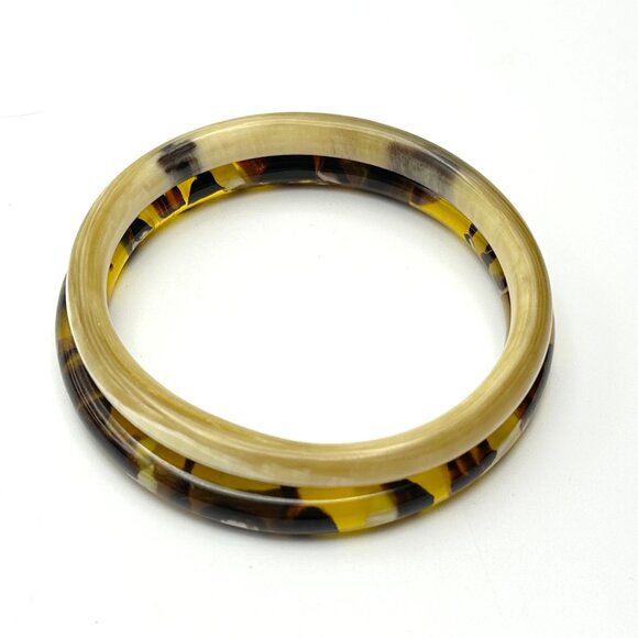 Tortie Twins — Vintage '60s-'70s Acrylic Bangle Pairing — Sizes 8 and 8 1/4 —EUC - Picture 4 of 9